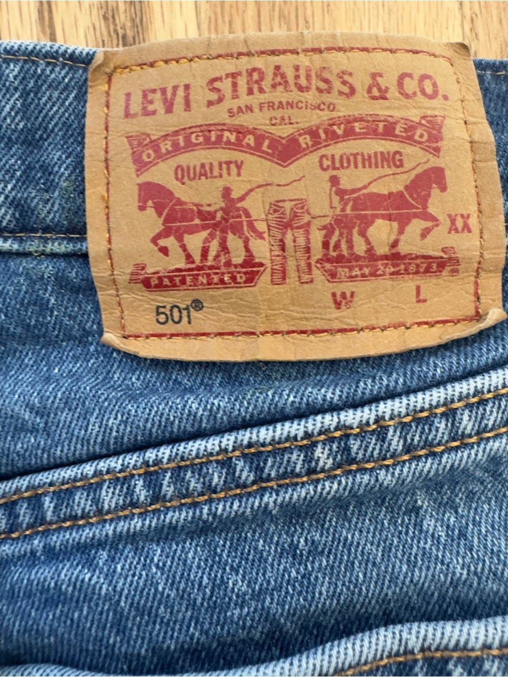 Levi’s 501 Original Fit Classic Jeans (2018) - Picture 3 of 7